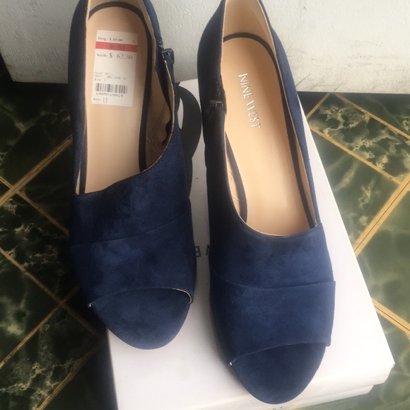 Brand New Nine West Suede Open Top Heels - Picture 3 of 4
